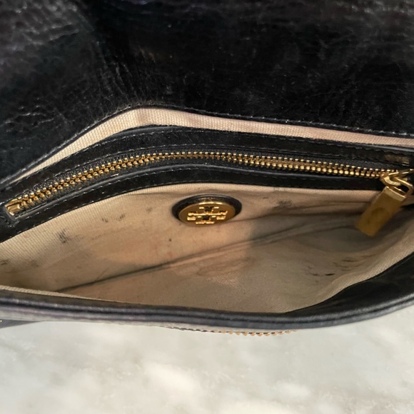 Tory Burch clutch with removable strap - Picture 3 of 6